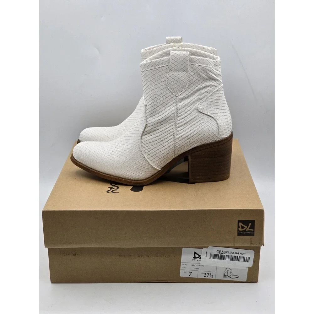 Dirty‎ Laundry Women Size 7 M Unite Snake Western Ankle Bootie White Boho Flair